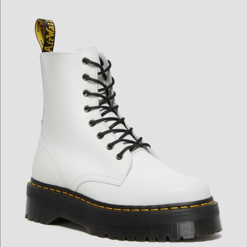 White Dr. Martens Platform Jadon Sz 5 (Barely used!)